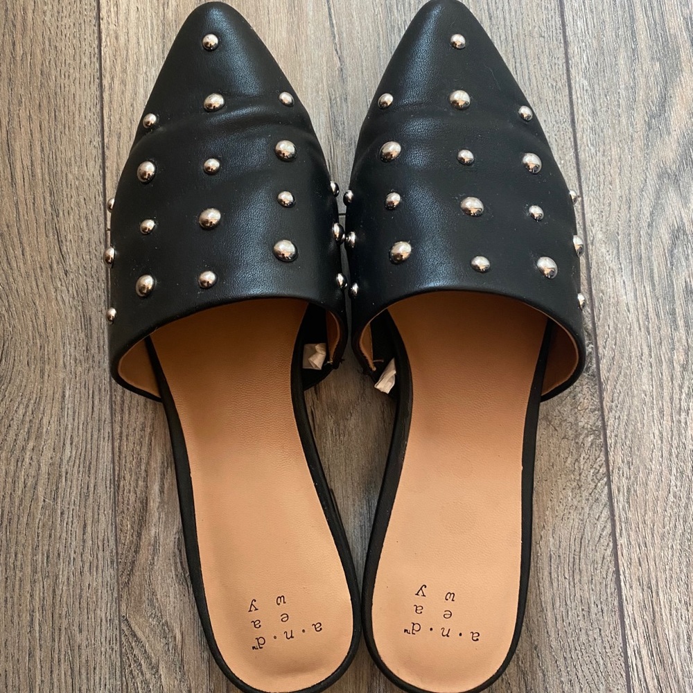 studded slides